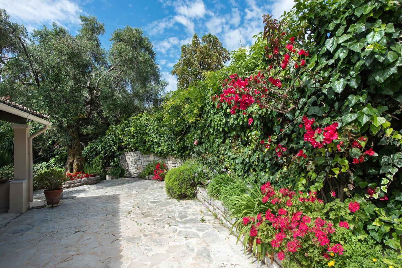 Villa Lofos Kassiopi Exterior photo